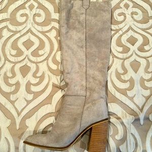 Suede greige boots